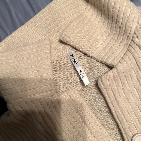 Crop button down long sleeve - Picture 2 of 3